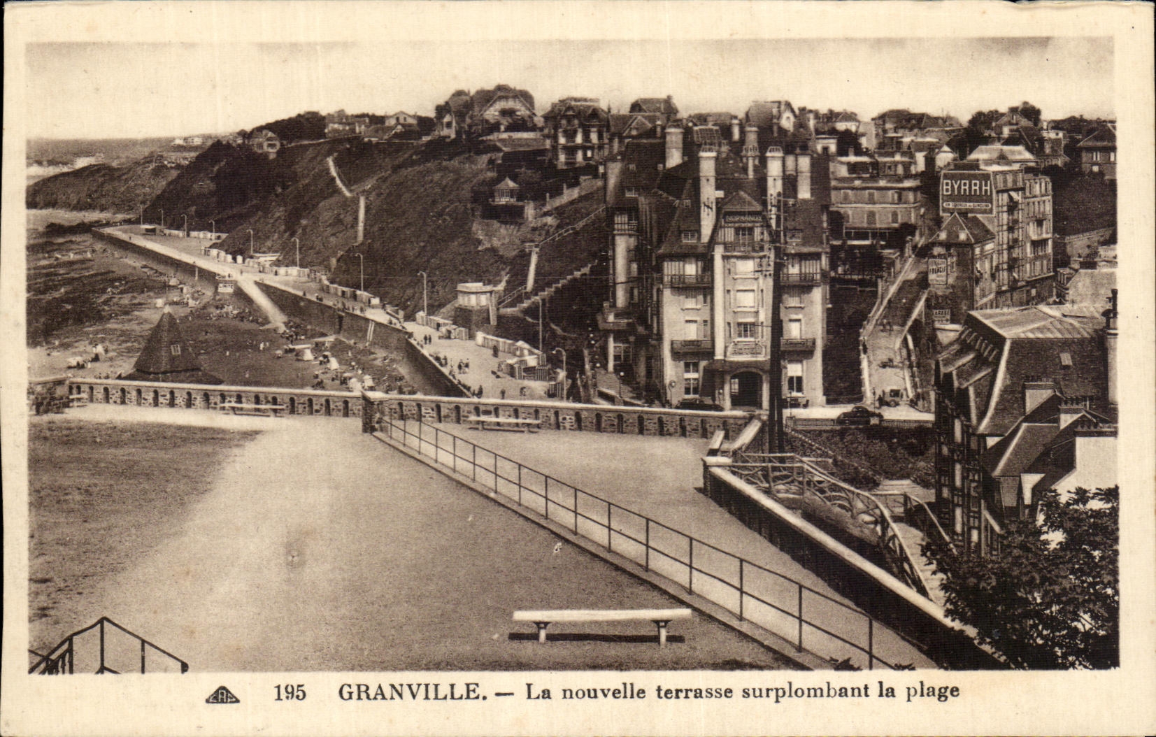 CPA Granville La nouvelle terrasse surplombant la Plage