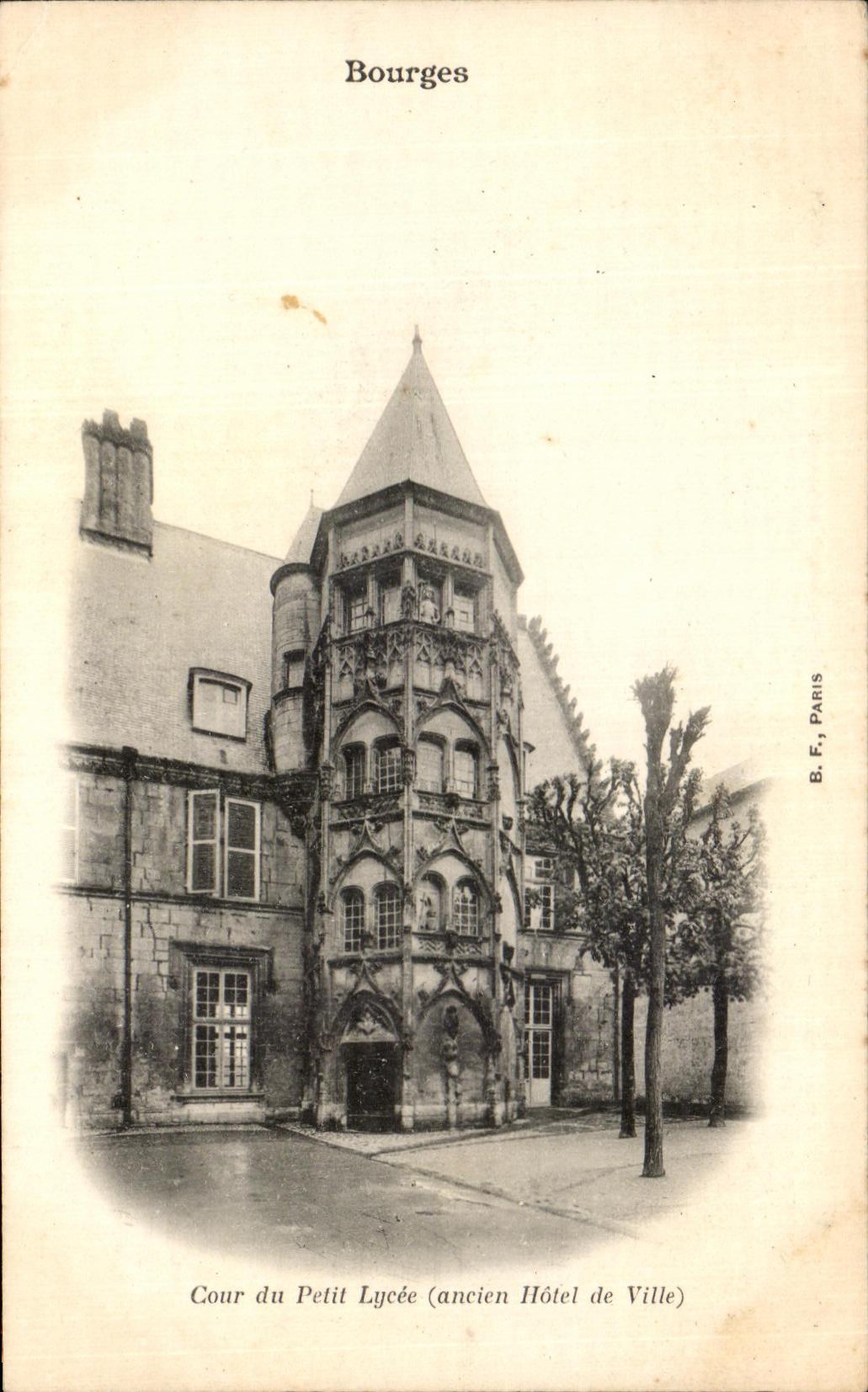 Corte de CPA Bourges de la pequena universidad (ayuntamiento viejo)