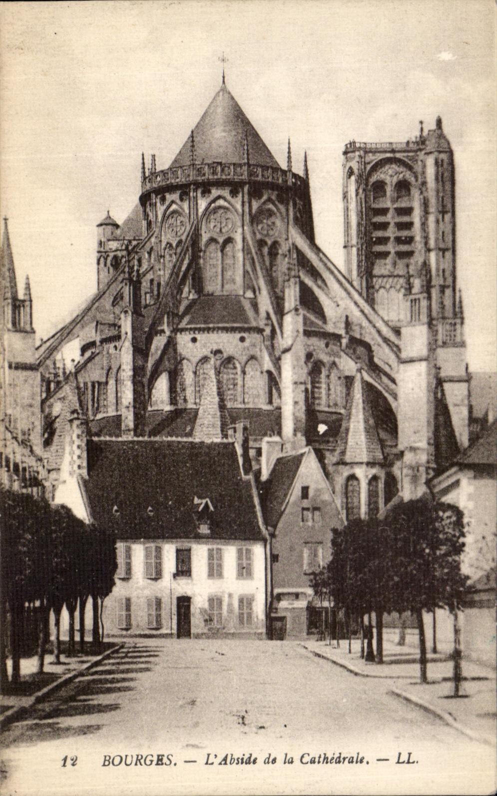 CPA Bourges el apse de la catedral