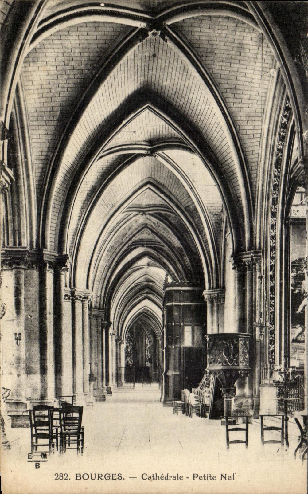 Cubo de la catedral de CPA Bourges pequeno