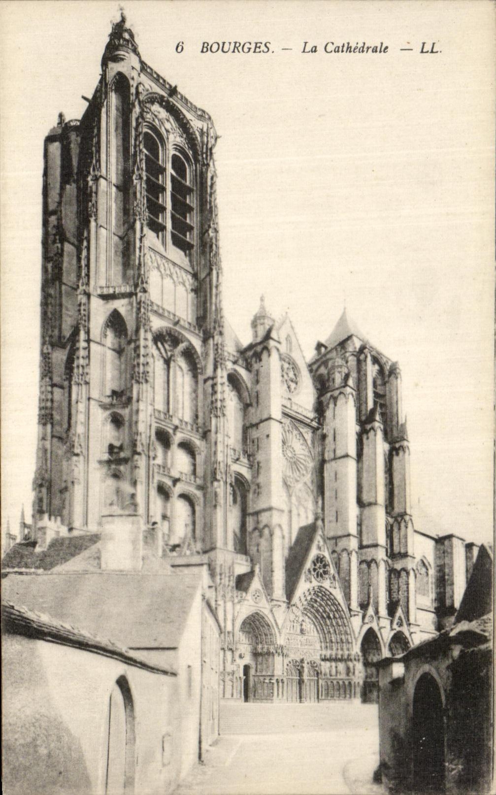 CPA Bourges la catedral