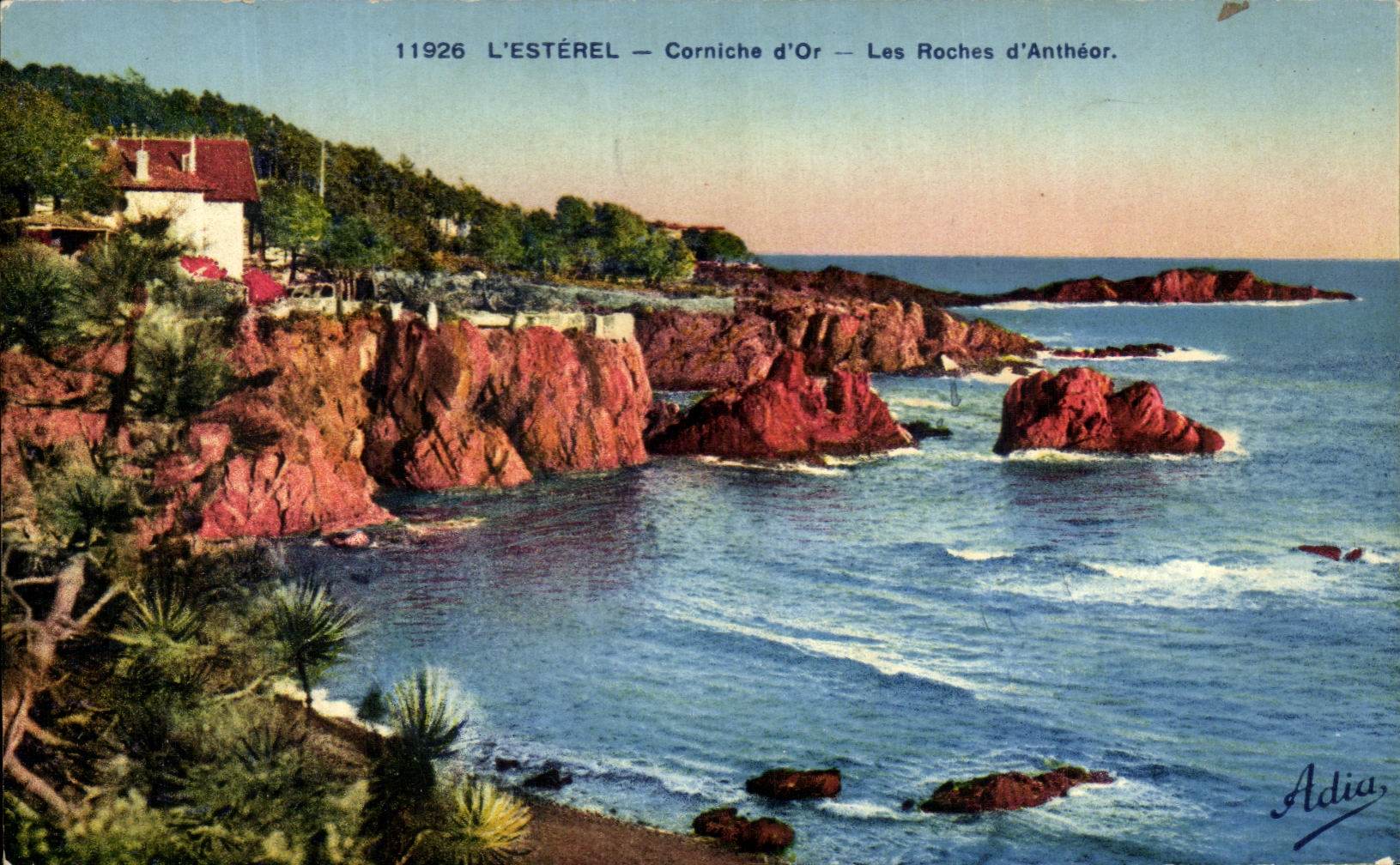 Cornisa de CPA Esterel de las rocas del oro de Antheor