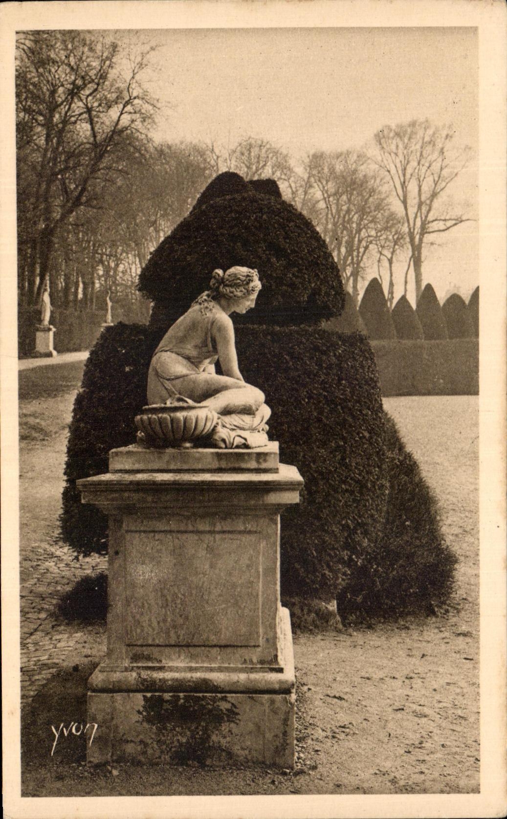 Picturesque CPA Versailles Nymph With the Shell