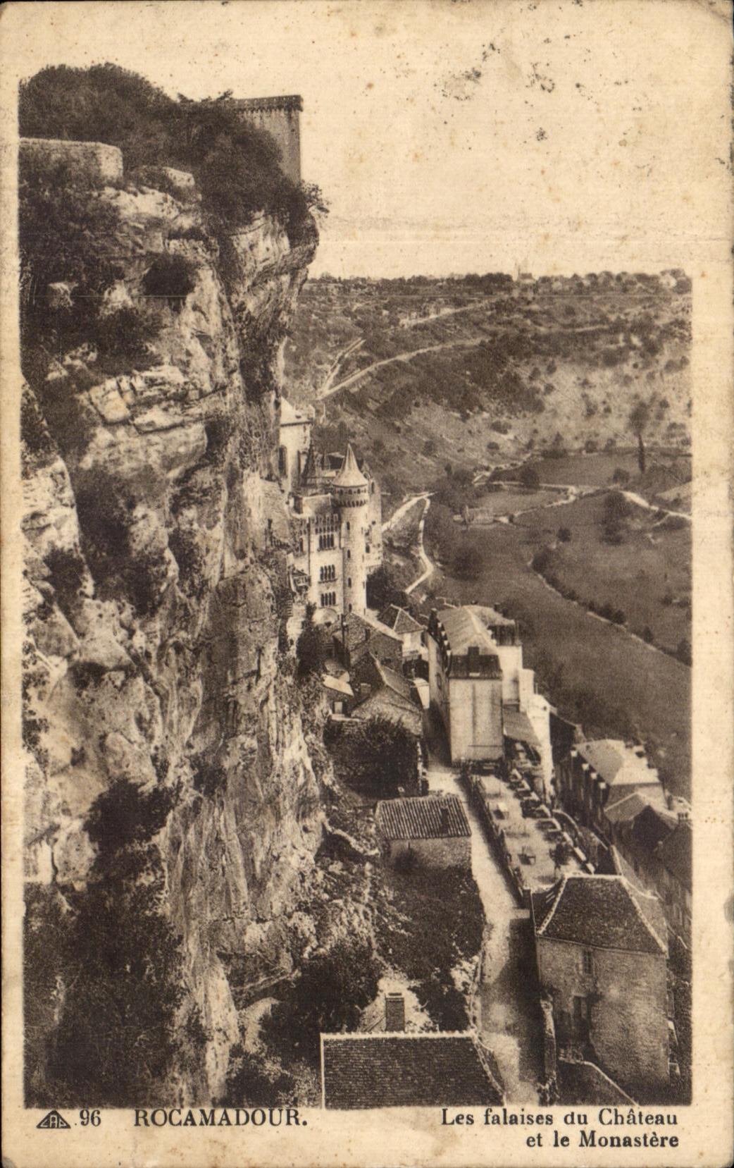 CPA Rocamadour cliffs of the Castle and the Monastery