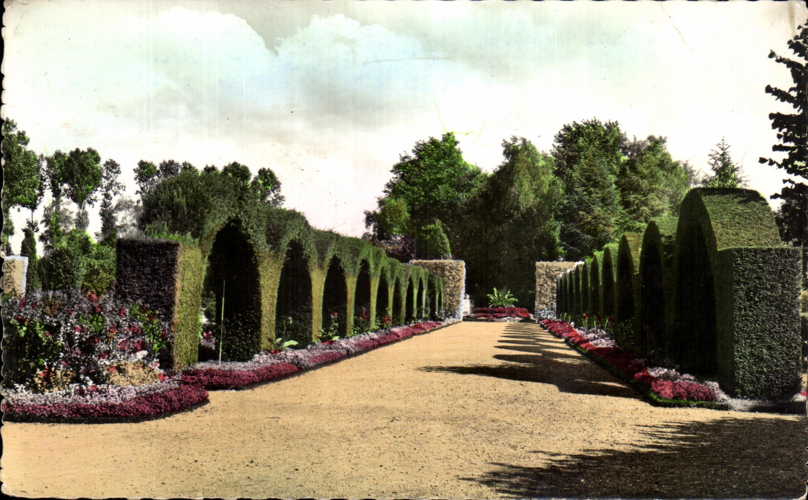 Jardin de CPA Bourges de las arcadas cercanas de Fichaux