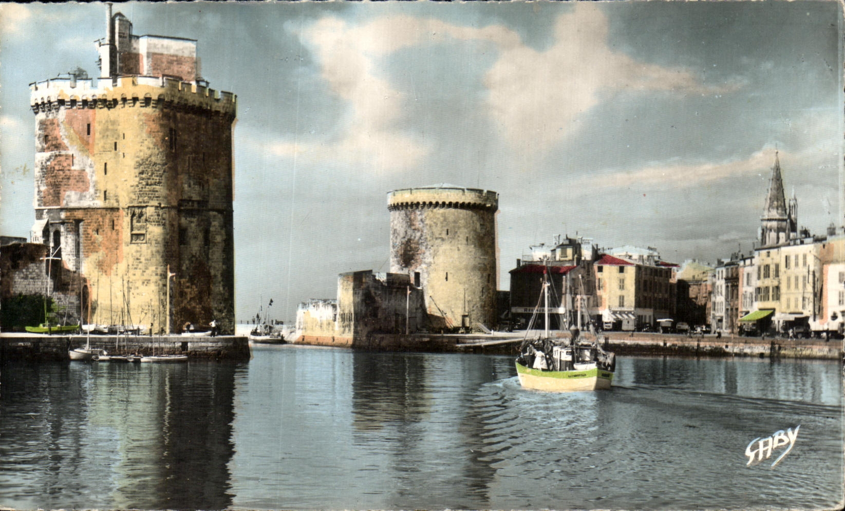 Viajes de CPSM La Rochelle de la entrada del puerto