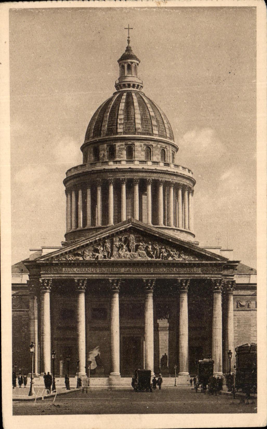 CPA Paris While Strolling the Pantheon