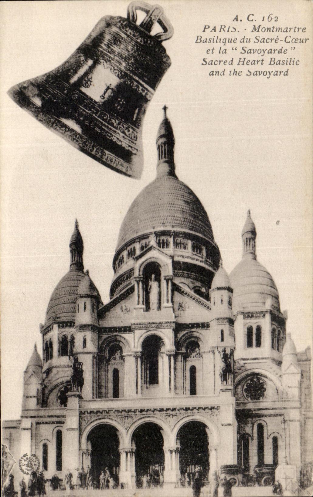 CPA Paris Montmartre Basilica of the Sacring Heart and the Savoyard one