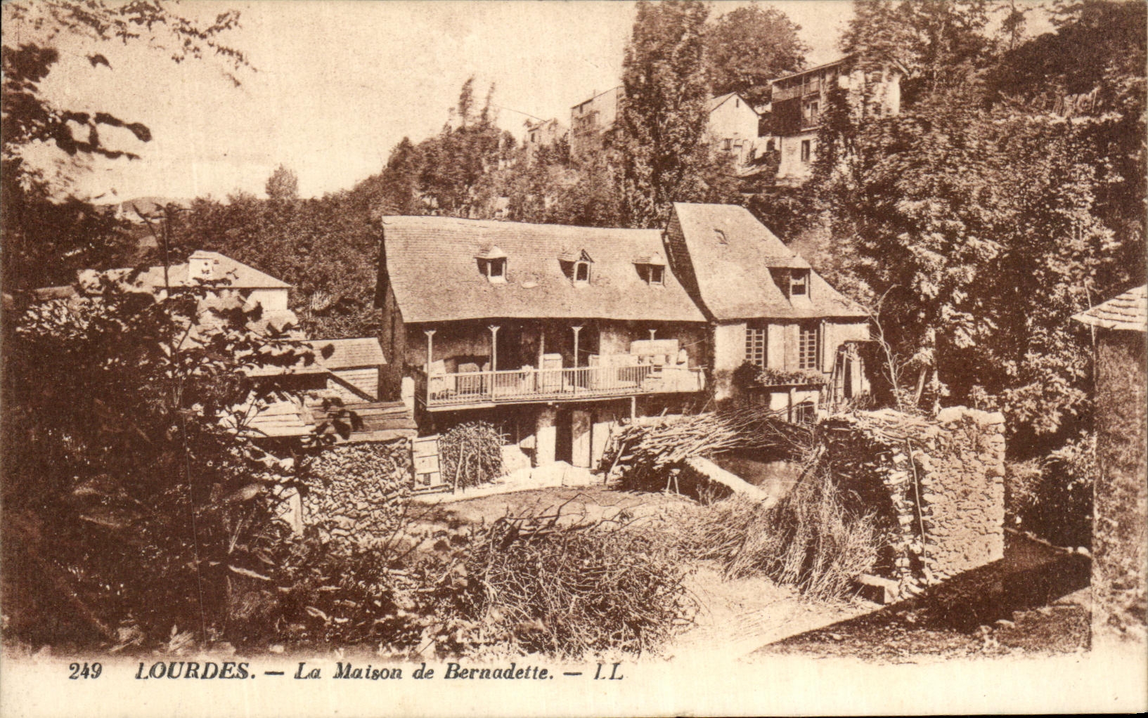 CPA Lourdes the House of Bernadette