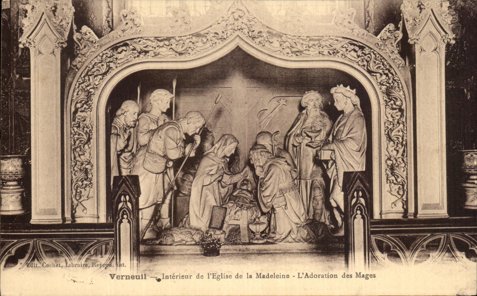 CPA Verneuil Interieur de l'Eglise de la Madeleine L'Adoration des Mages