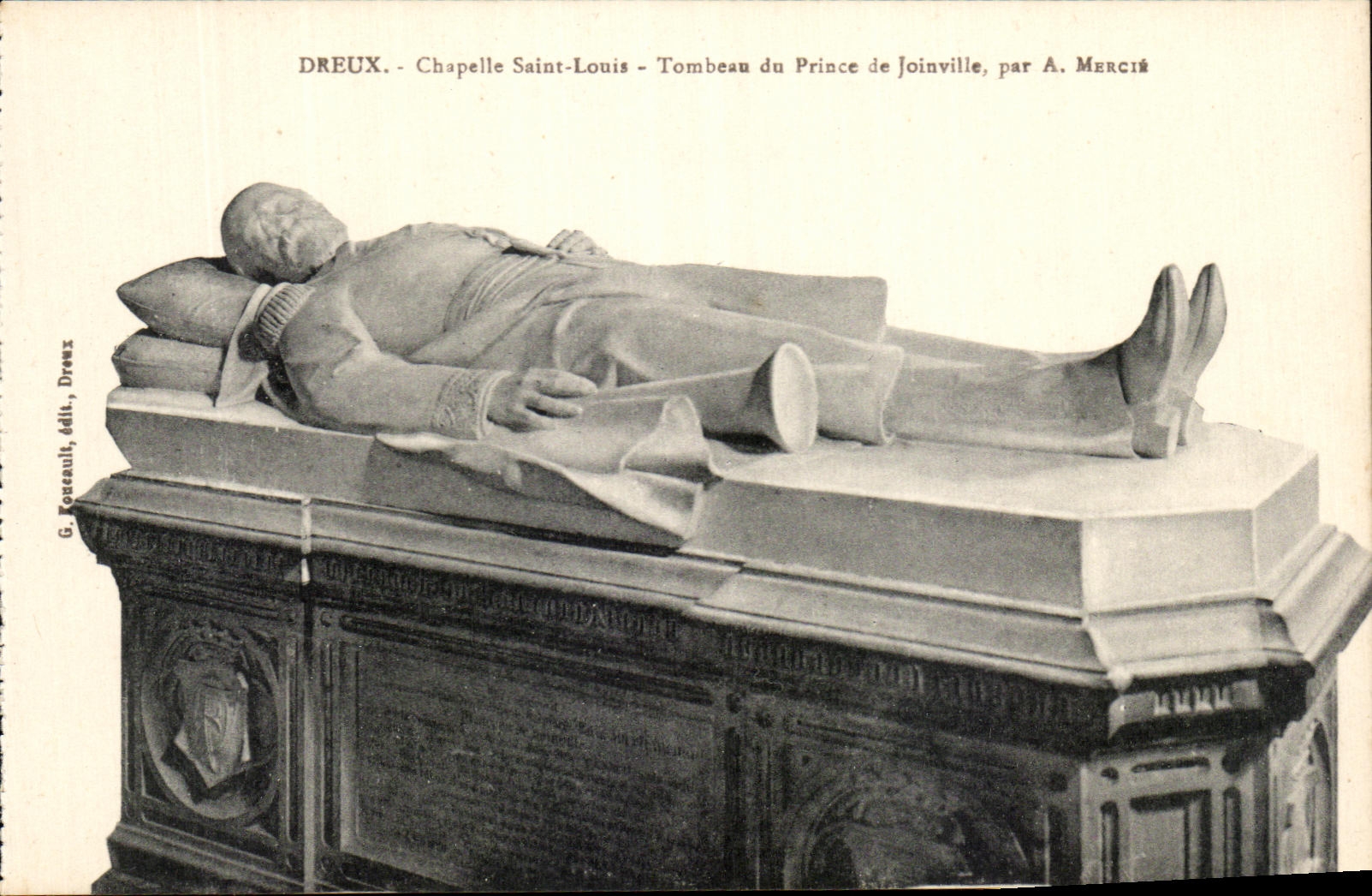 CPA Dreux Chapelle Saint Louis Tombeau du Prince de Joinville par