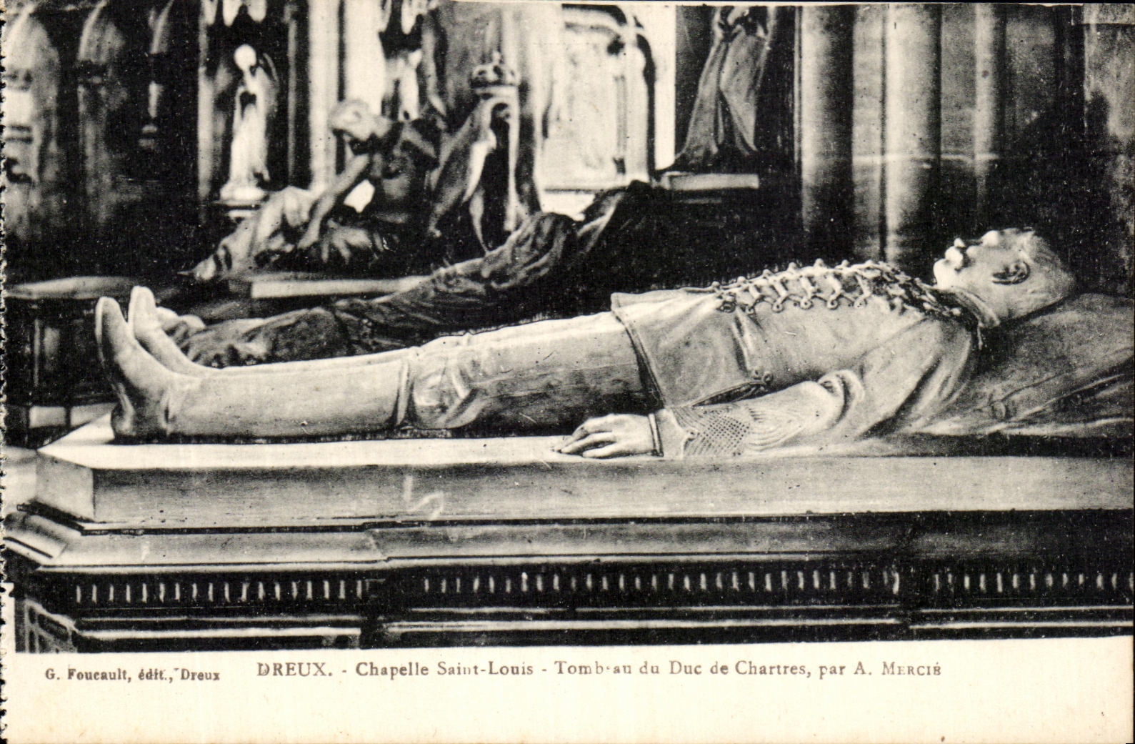 CPA Dreux Chapelle Saint Louis Tombeau du Duc de Chartres par Mercie