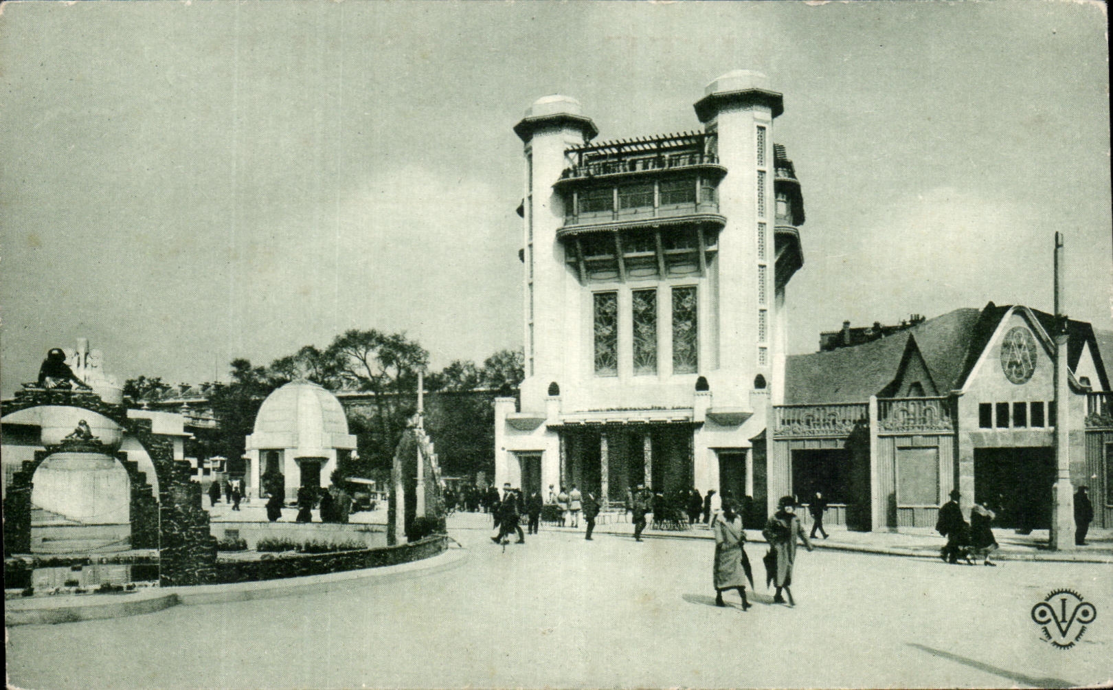 CPA a Tower Restoring Fair Paris Decorative Arts