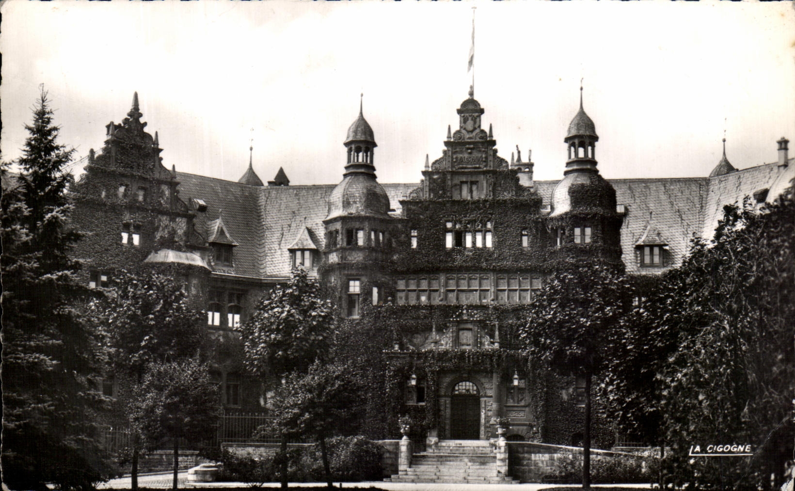 Ataque frontal de CPA Metz del hotel de I del gobernador