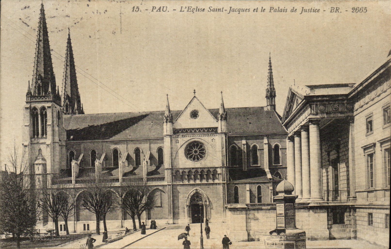CPA Pau L'Eglise Saint Jacques et le Palais de Justice