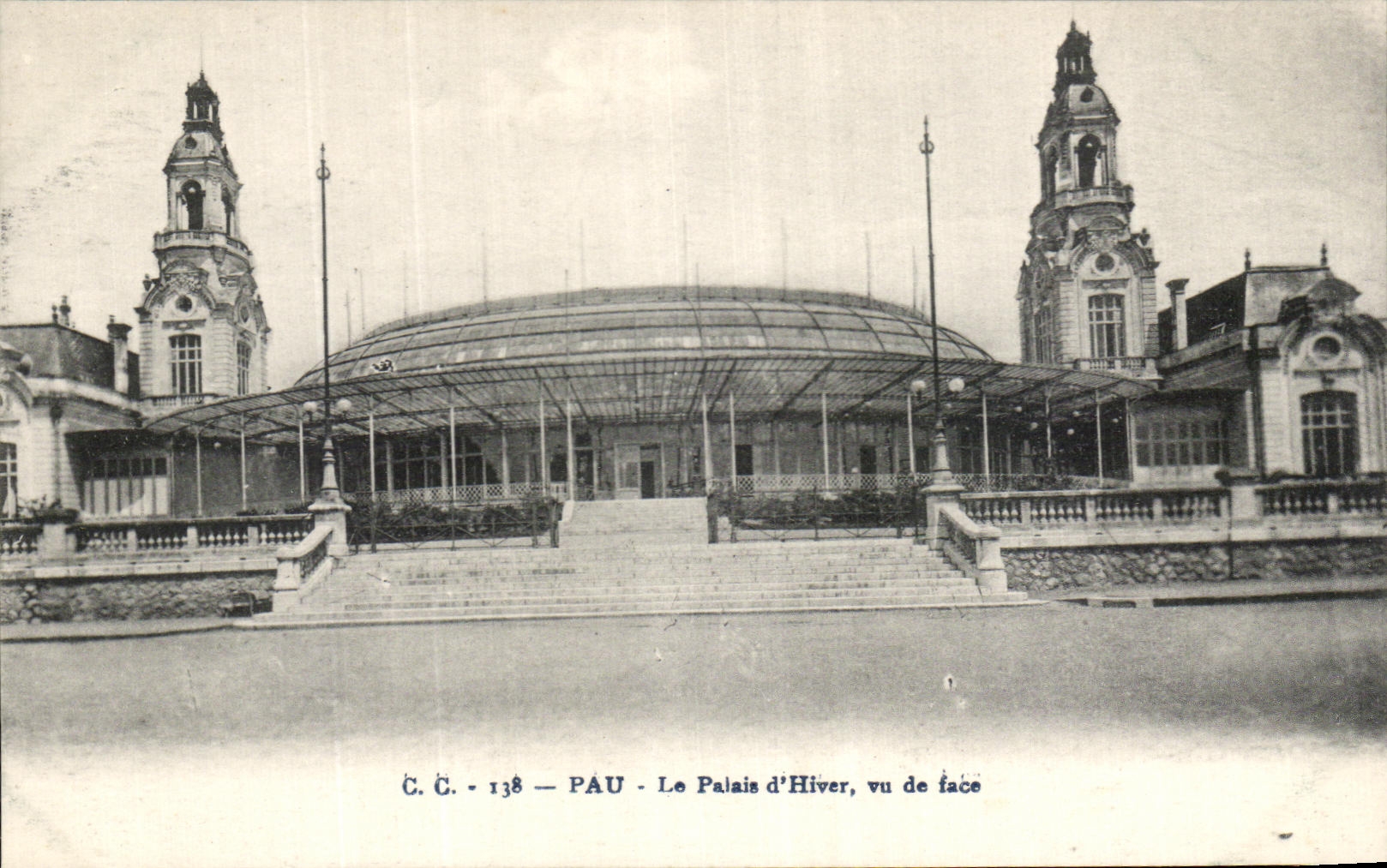 CPA Pau Le Palais d'Hiver vu de Face