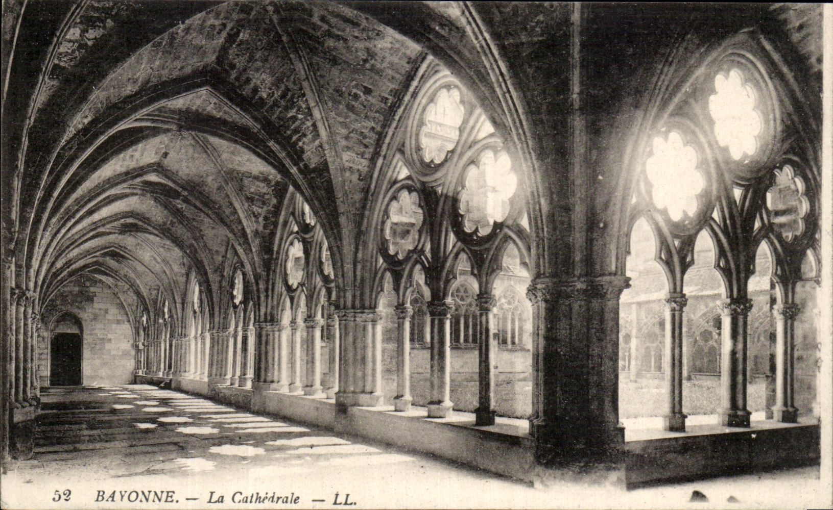 CPA Bayonne the Cathedral