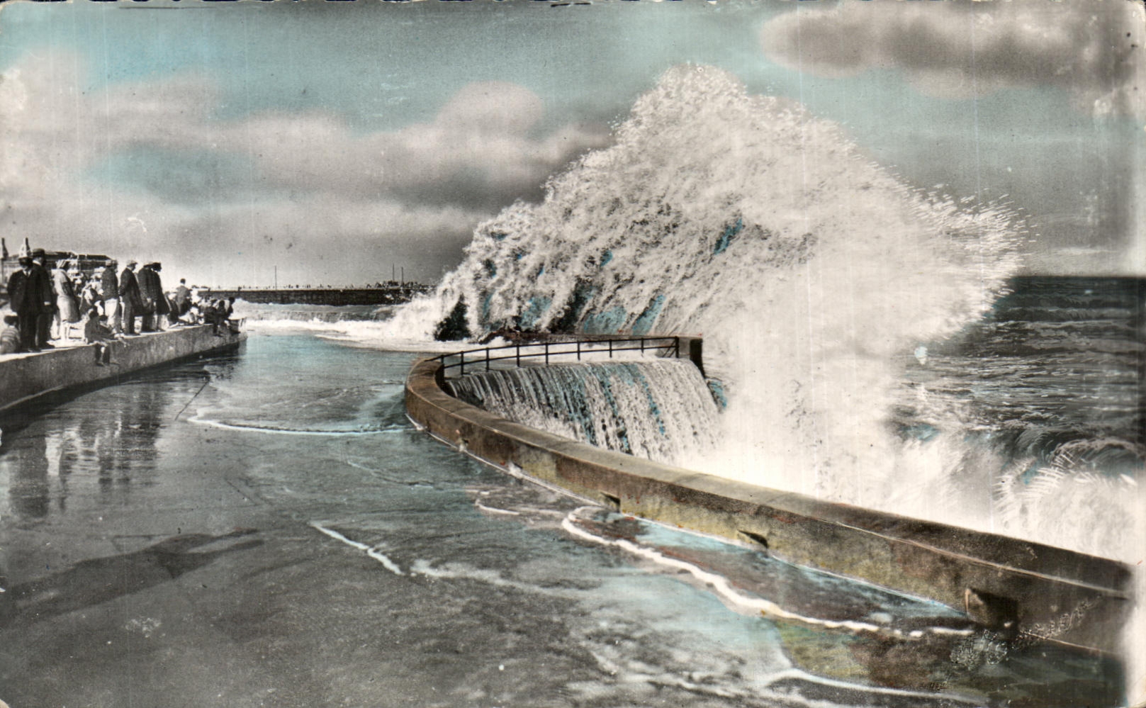 CPA Dieppe el mar un espectaculo hermoso tiene Maree lleno