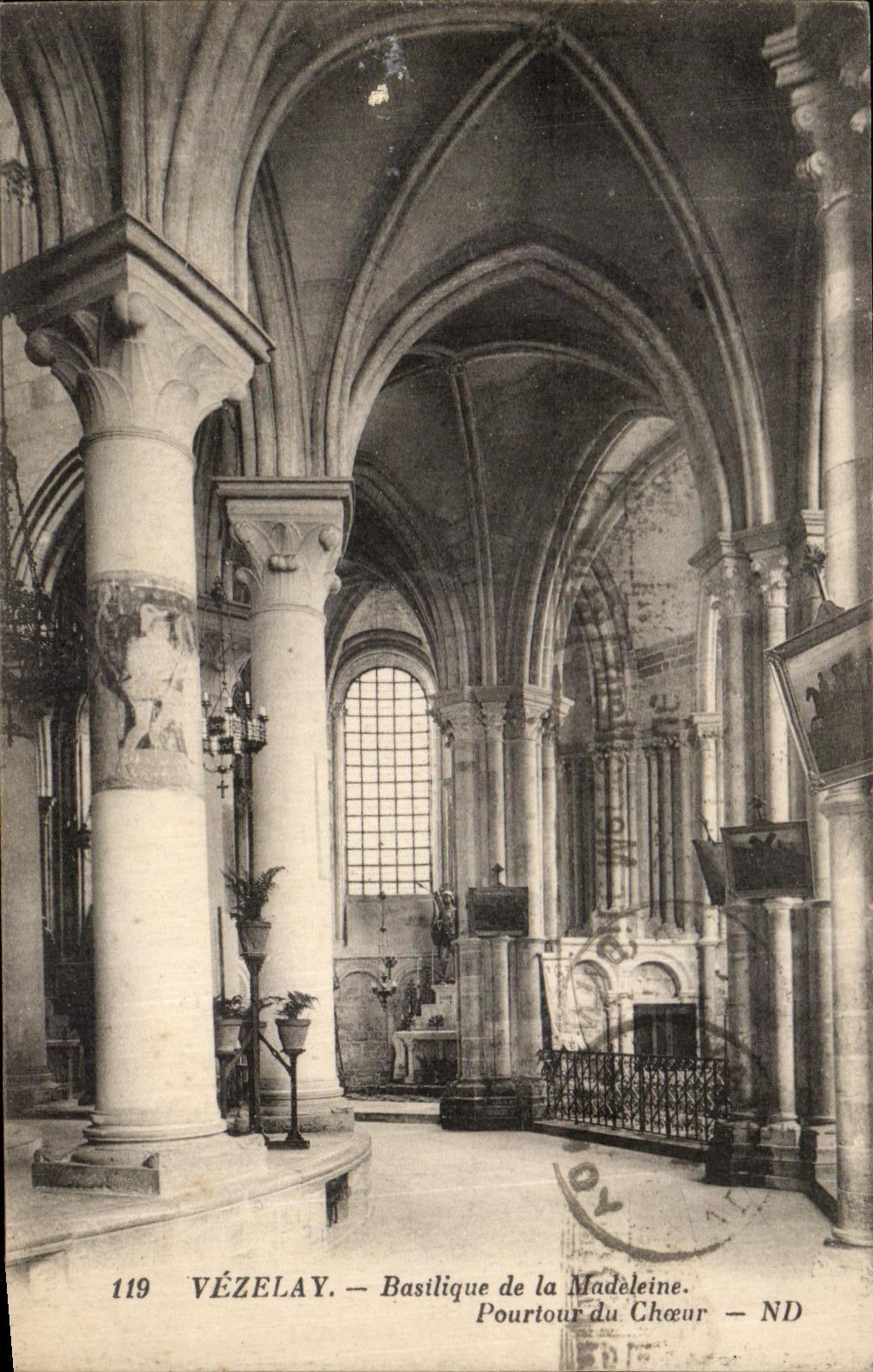 CPA Vezelay Baslique of the Madeleine Circumference of Cheour