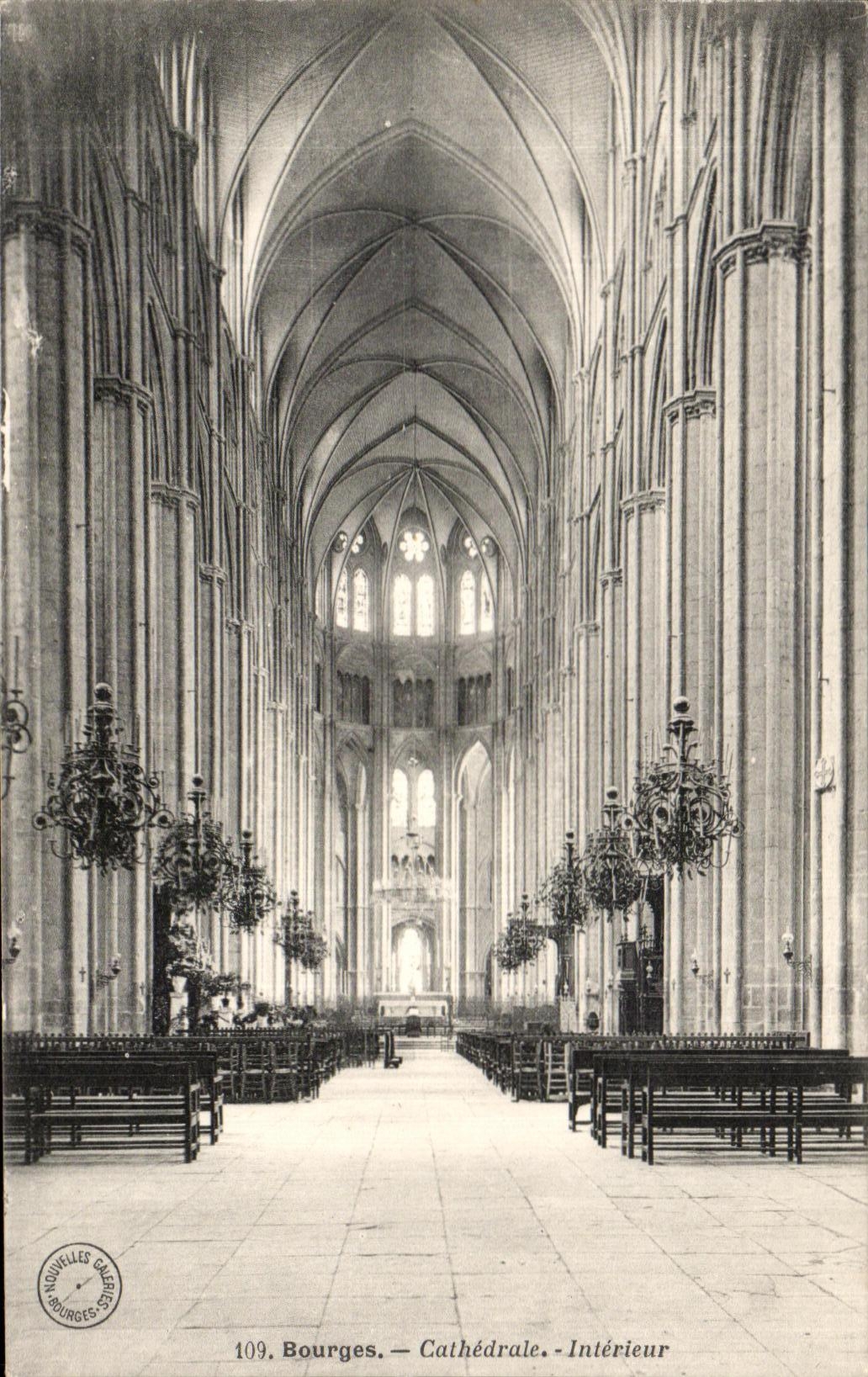Catedral interior de CPA Bourges