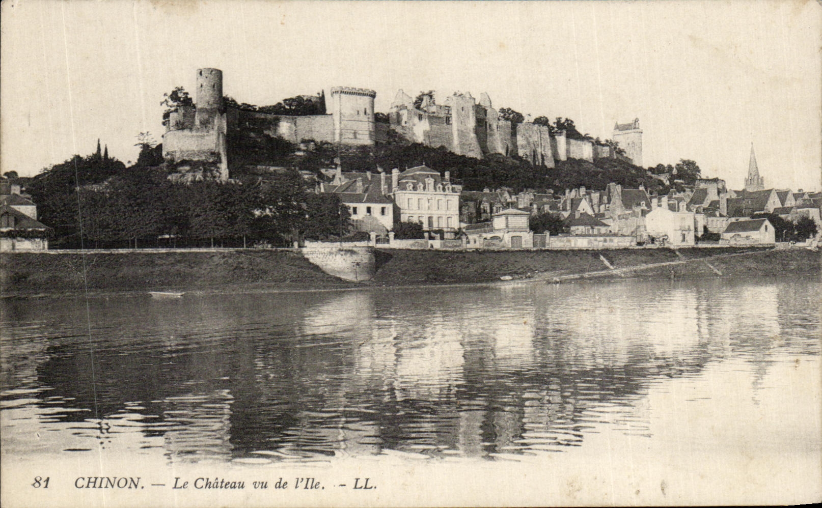 CPA Chinon the Castle seen of the island