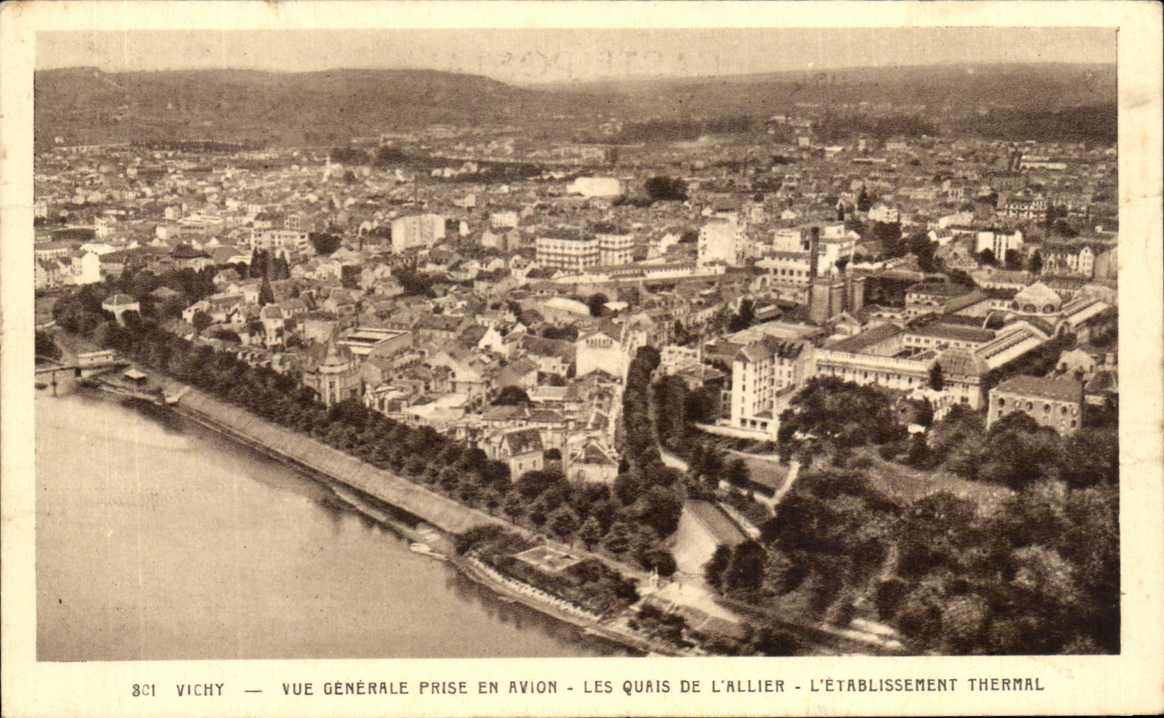 CPA Vichy Vue Generale Prise En Avion Les Quais De L'Allier L'Etablissement Thermal