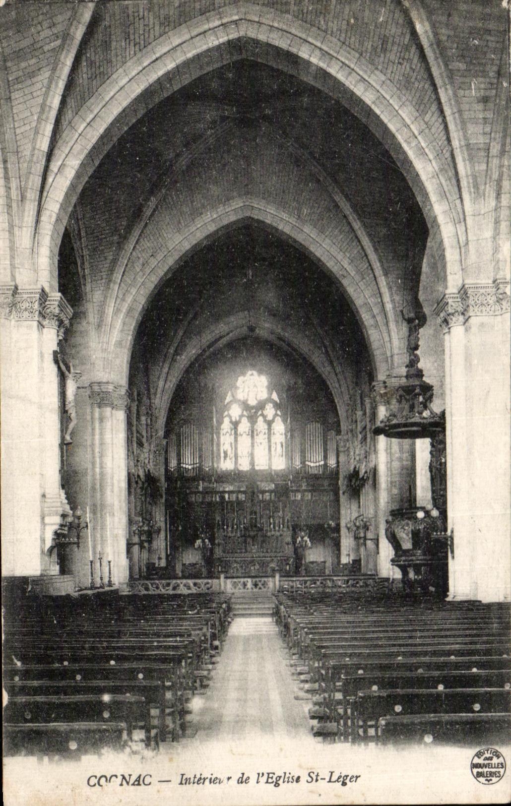 CPA Interier Cognac Of the church Light St