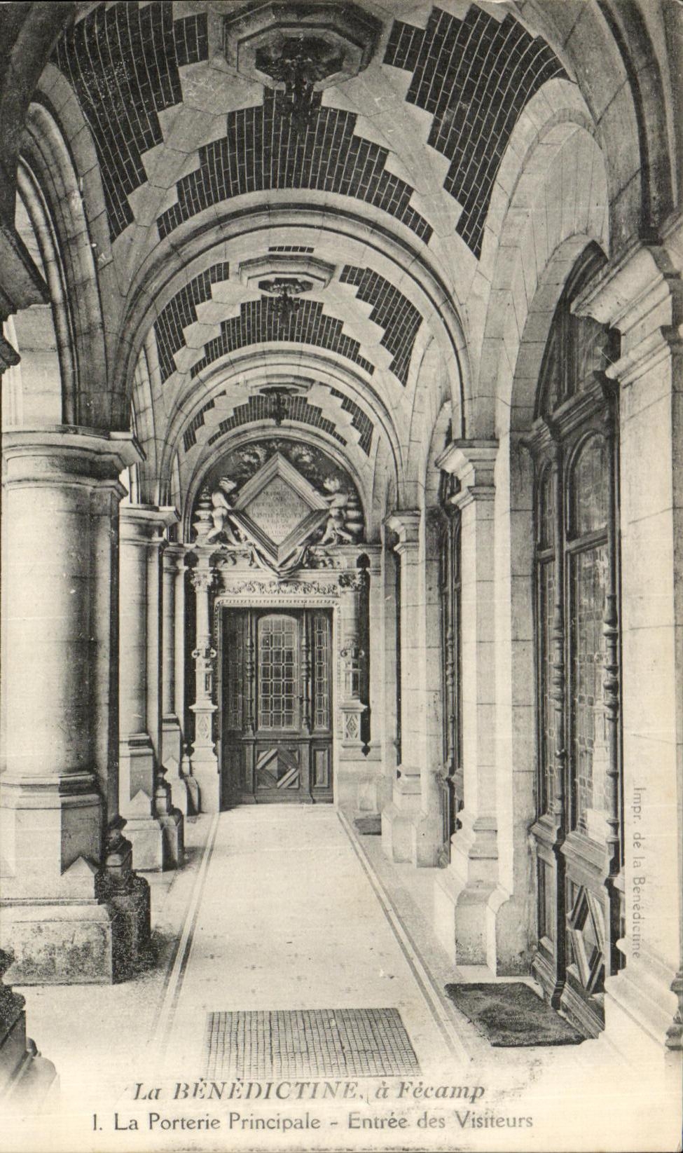 El benedictino de CPA tiene los visitantes de Porterie Principale de la entrada de Fecamp