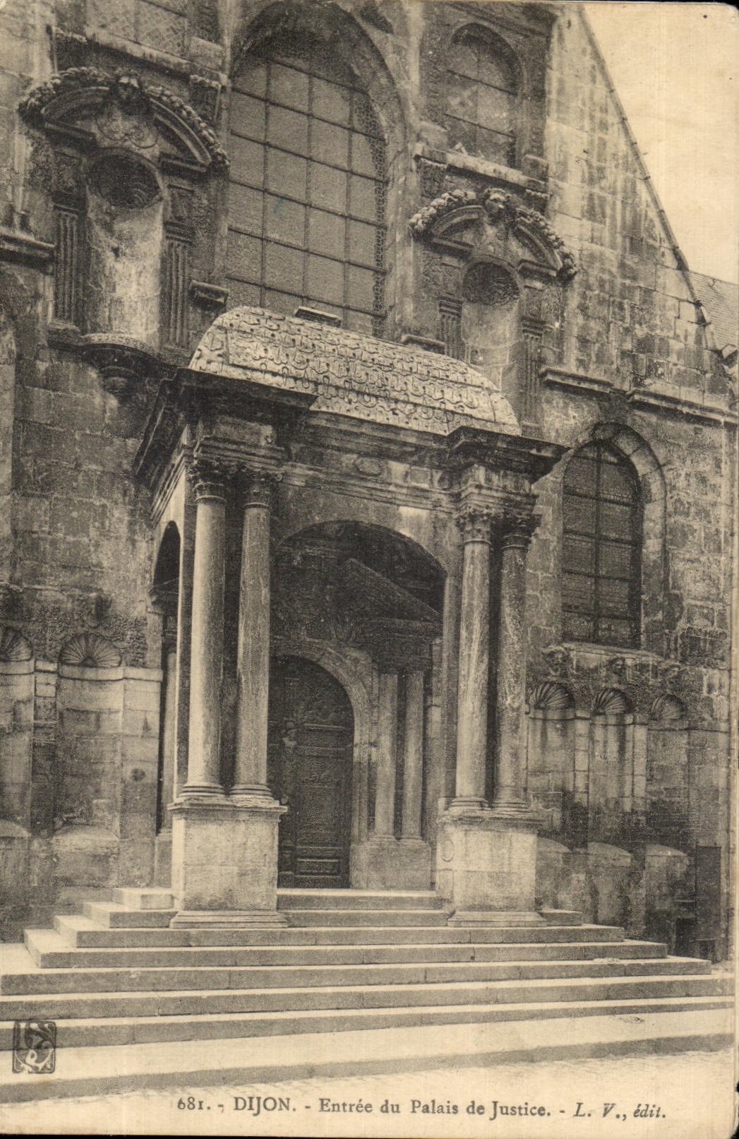 CPA Dijon Entrance of the law courts