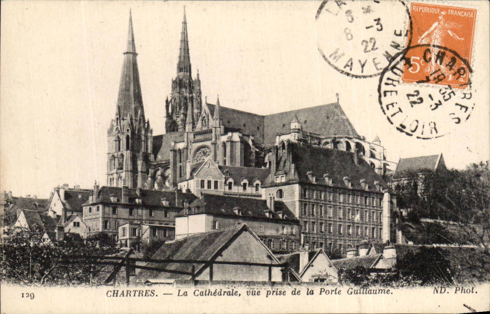 CPA Chartres the Cathedral seen from of the Guillaume Gate