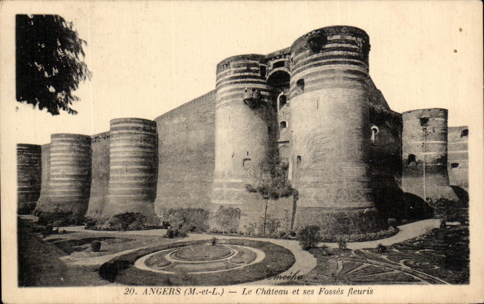 CPA Angers the Castle and its Pits flowered