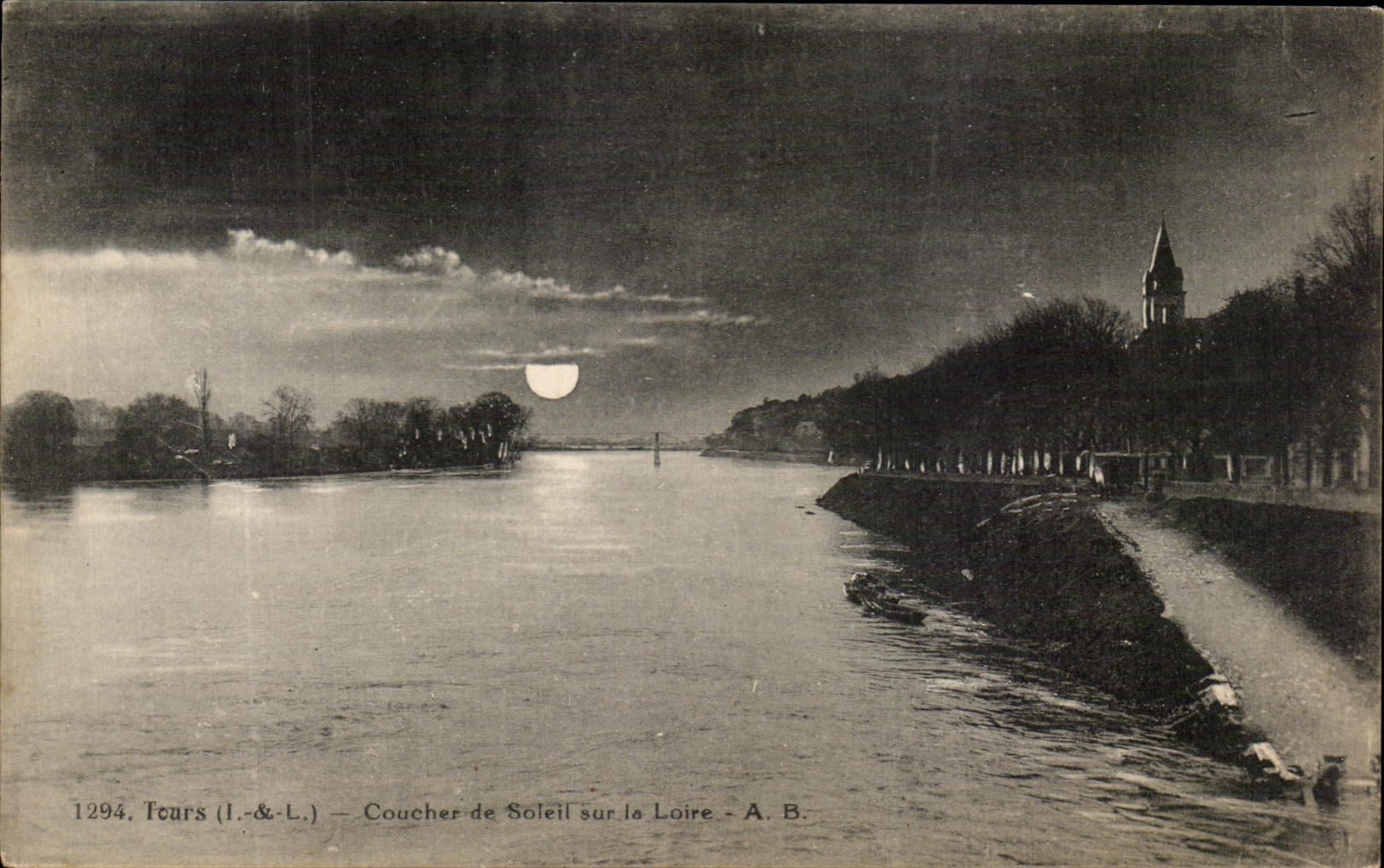 CPA Tours Coucher de Soleil sur la Loire