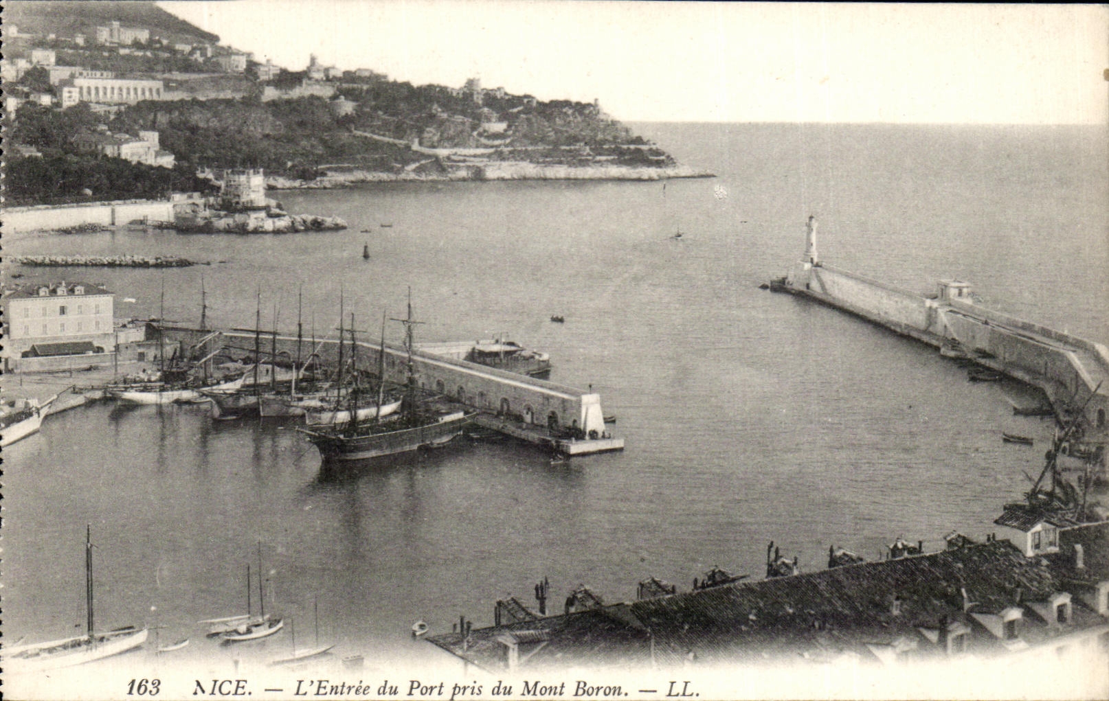 CPA Nice L'Entree du Port pris du Mont Boron Bateaux