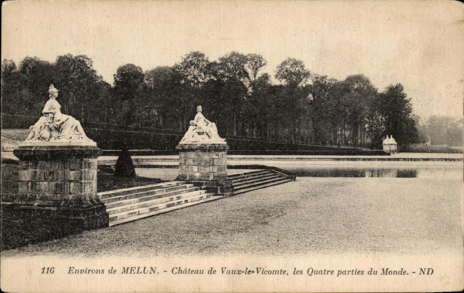 Alrededores de CPA del castillo de Melun de valer al vizconde las cuatro partes del mundo