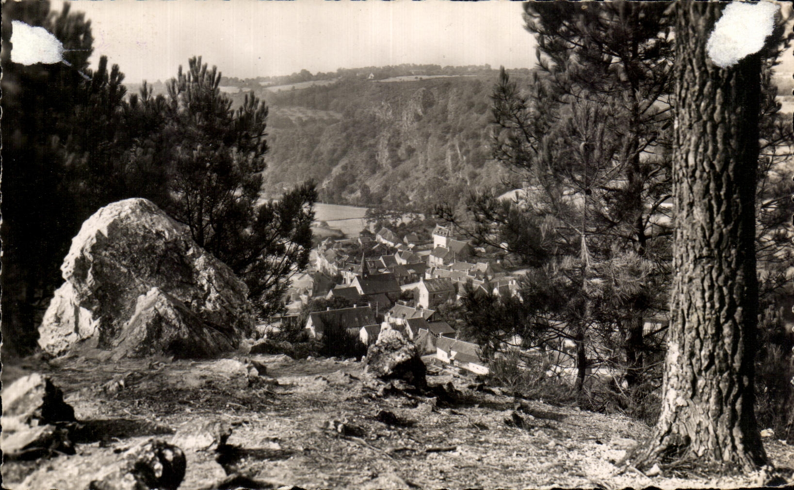 CPA Saint Leonard Of Wood Seen of the borough through the pines