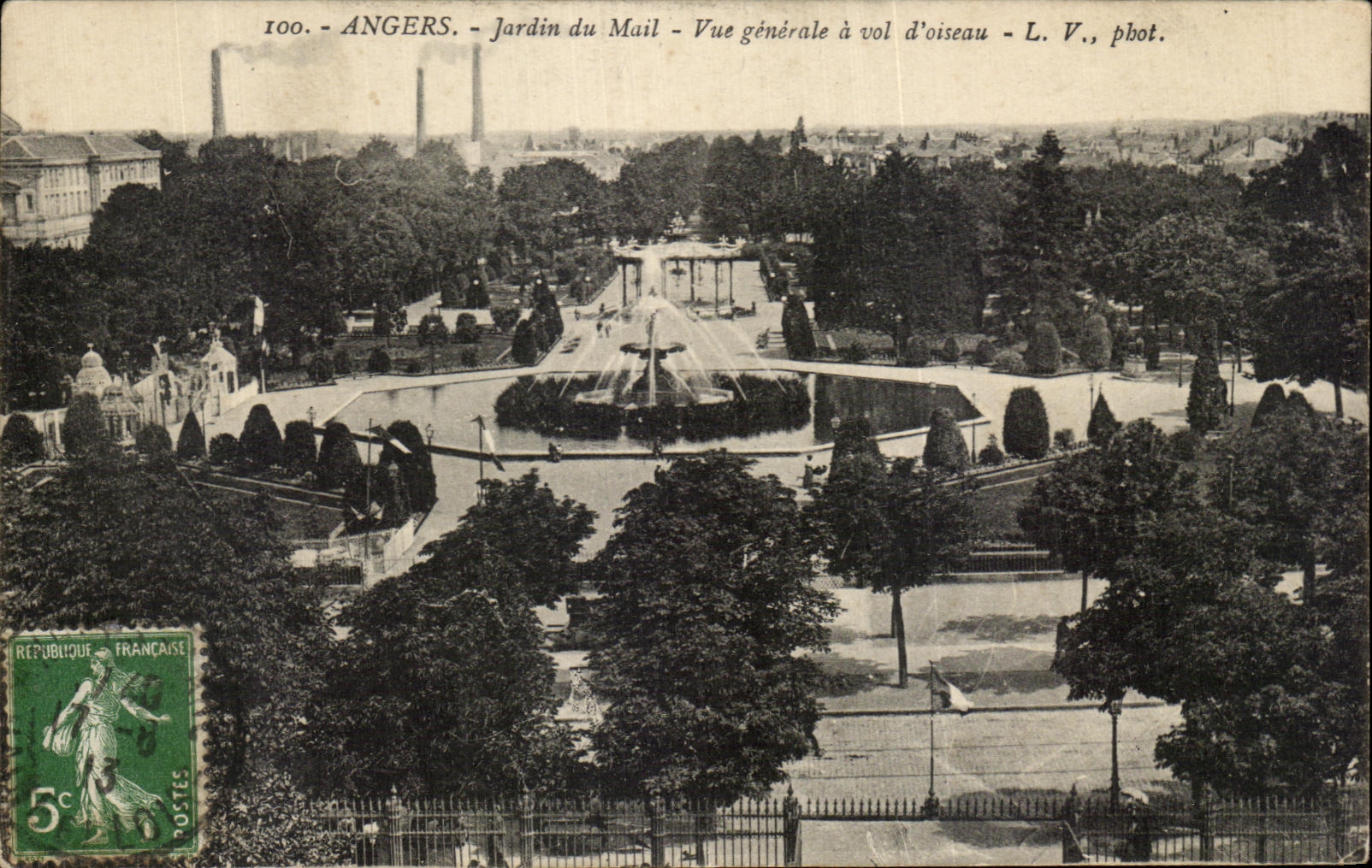 CPA Angers Jardin of the Mall View has Vol of bird