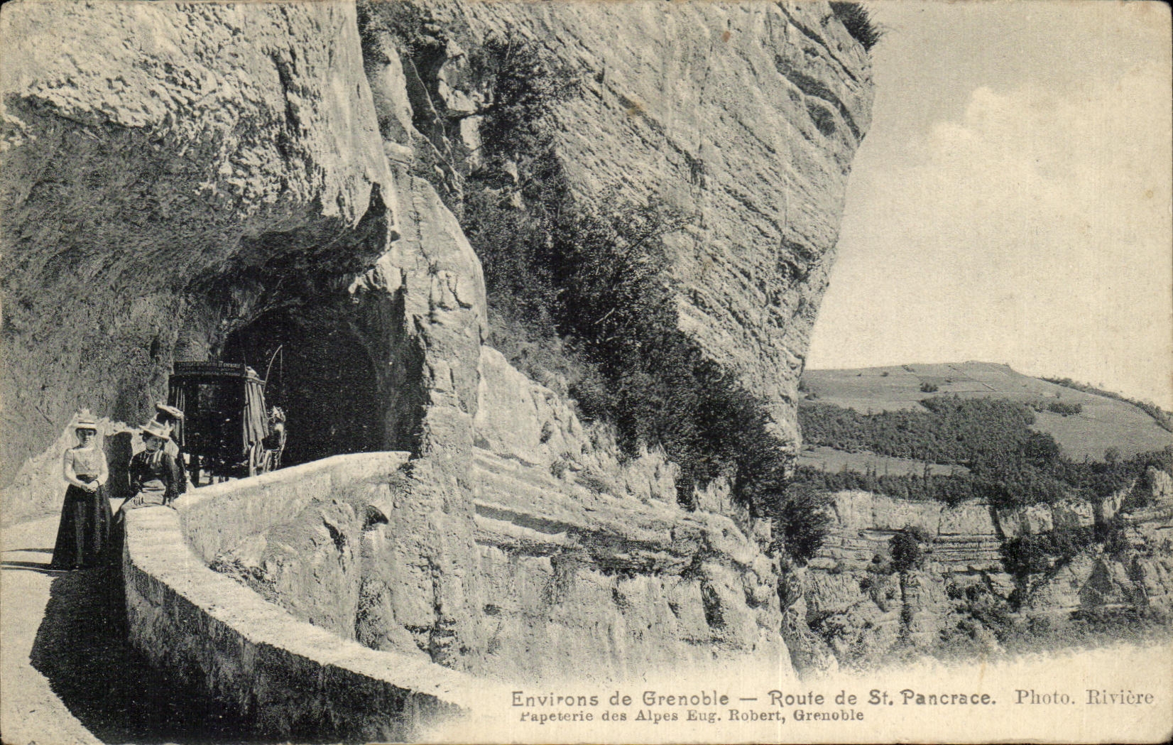 CPA Surroundings of Grenoble Road of St Pancrace Barouche