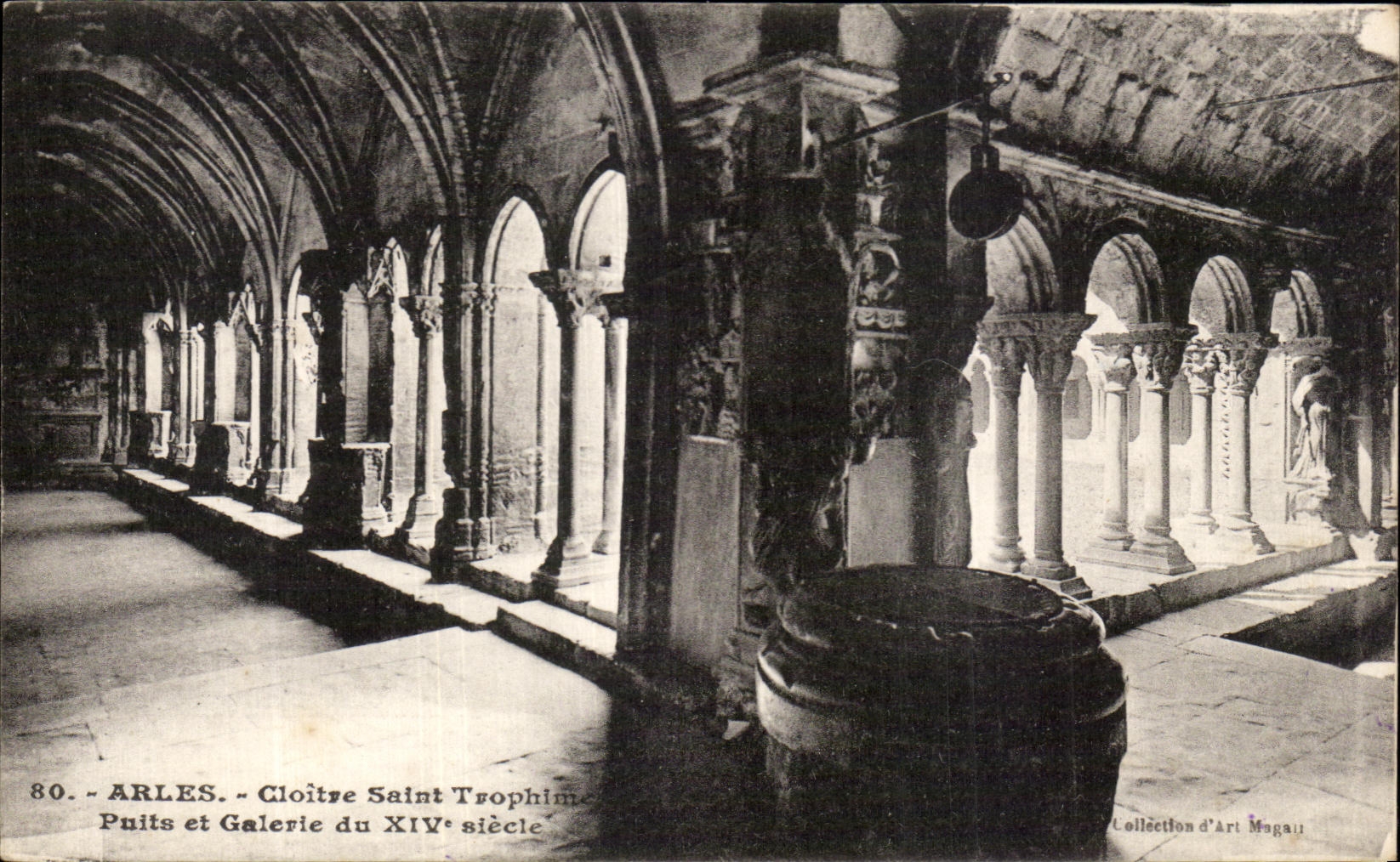CPA Arles Cloister Saint Trophime Well and Galerie