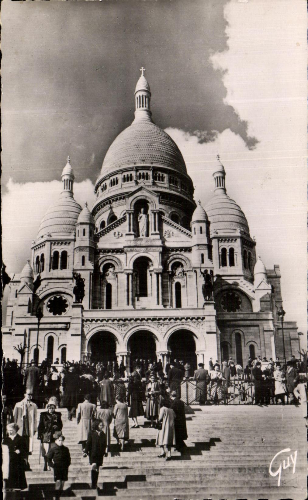 CPSM Paris And Its Wonders the basilica of the Sacring Montmartre Heart