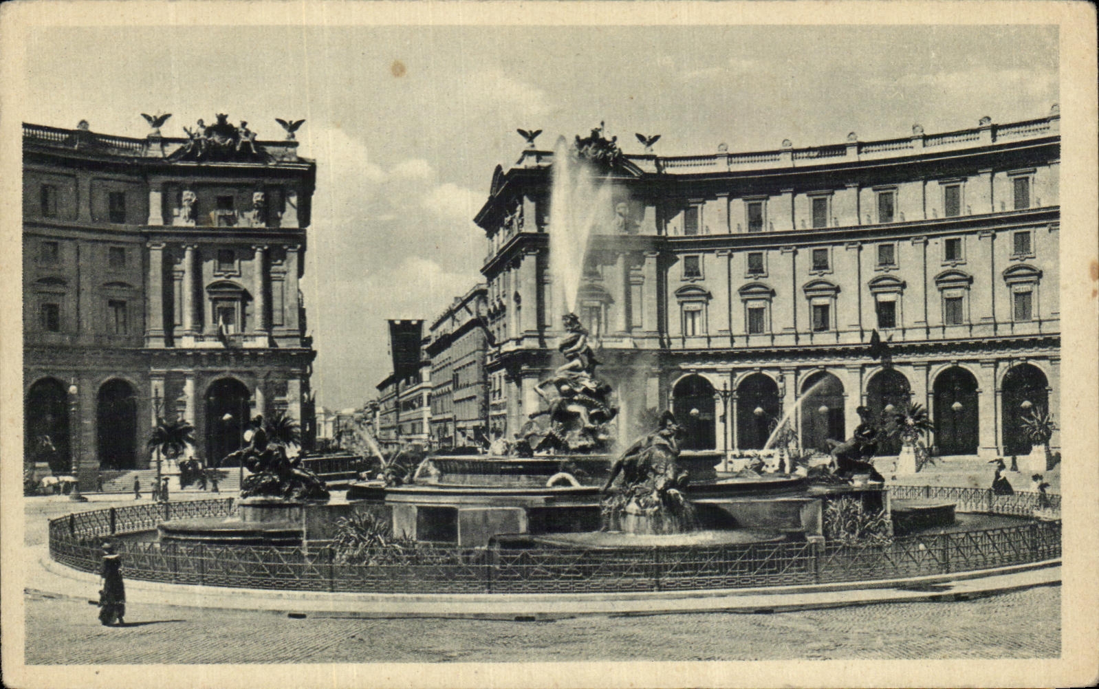 CPA Roma Plazza Esedra Fontana delle Naladi