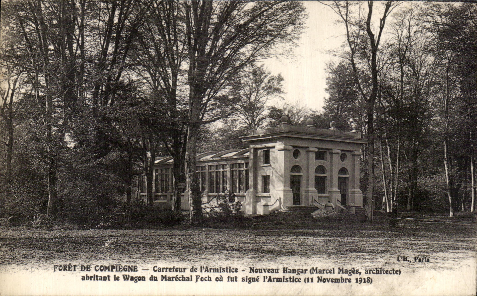 CPA of Compiegne Monument of the Armistice New Hangar Sheltering the Militaria Coach