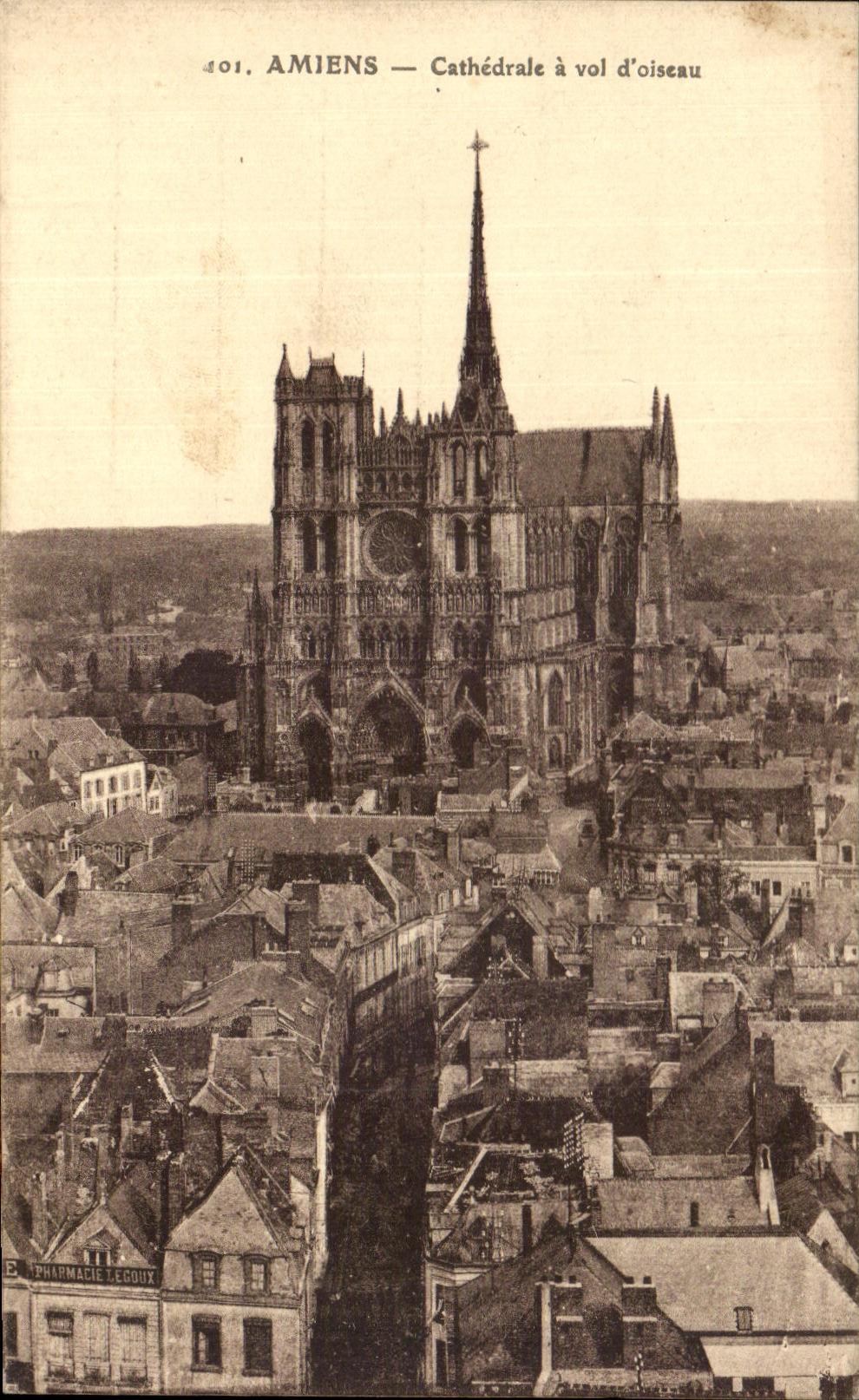 CPA Amiens Cathedral As the crow flies