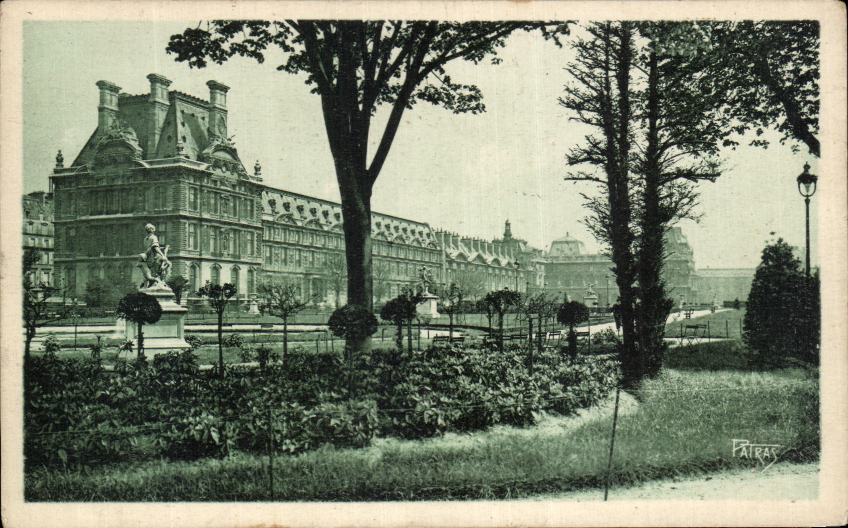 CPA Paris gardens of Tileries and the palate of Louvre
