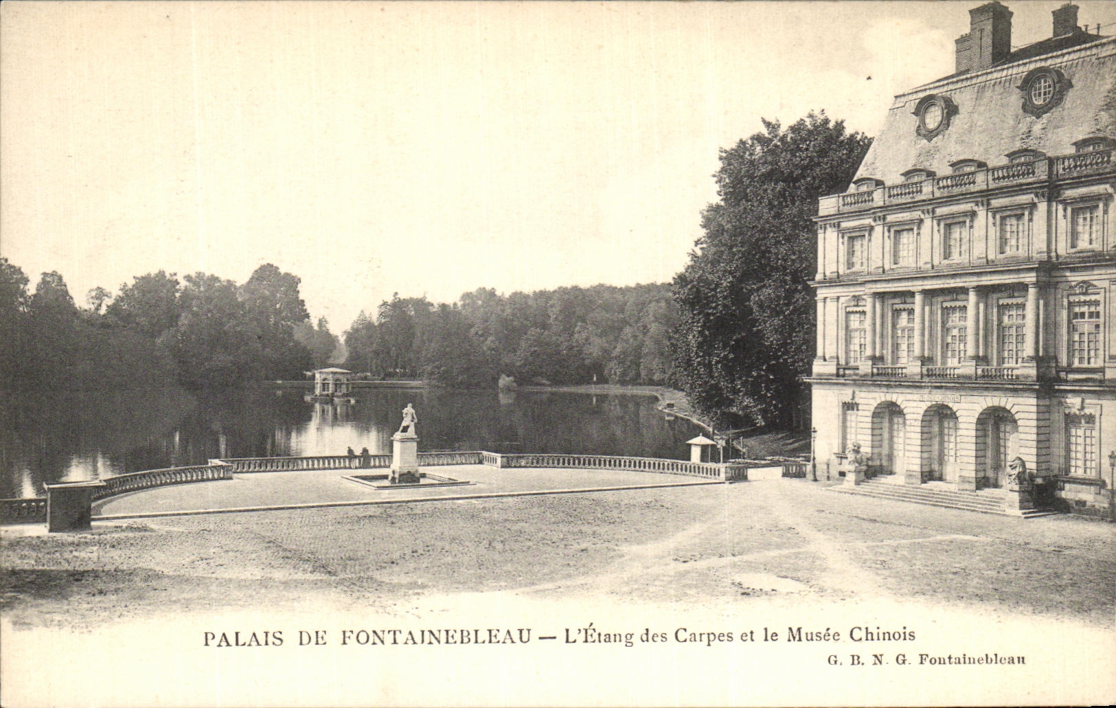 CPA Palais De Fontainebleau the Pond Of Carps and the Museum Chinese