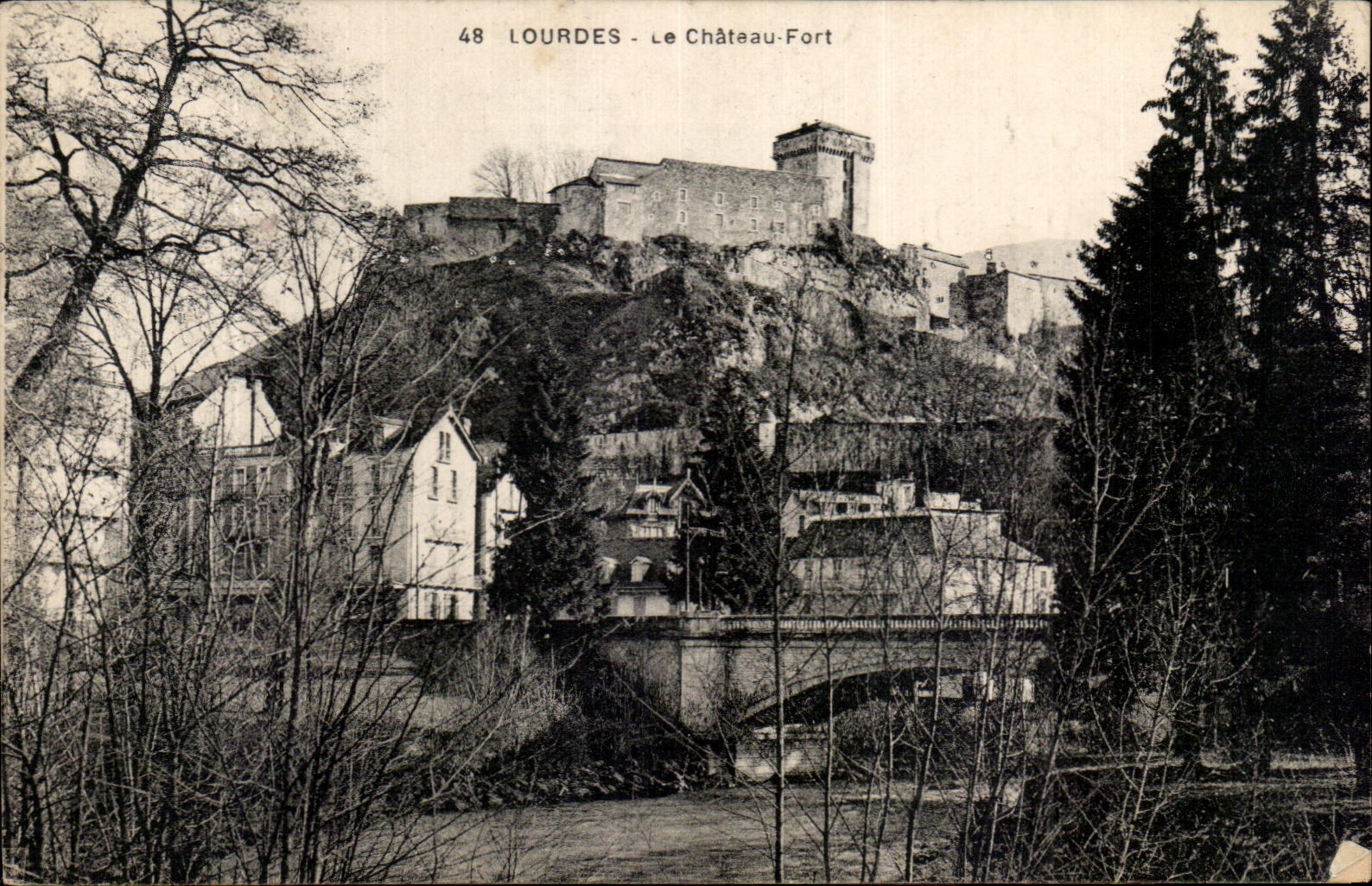 CPA Lourdes the Castle Fort