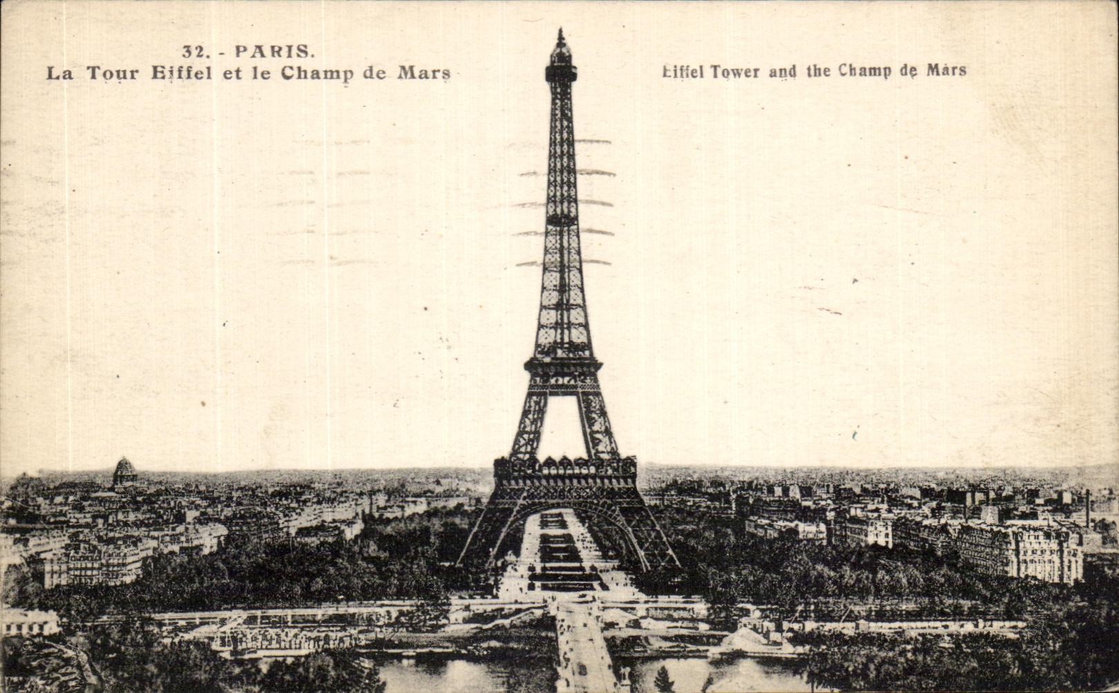 CPA Paris La Tour Eiffel et le Champ de Mars