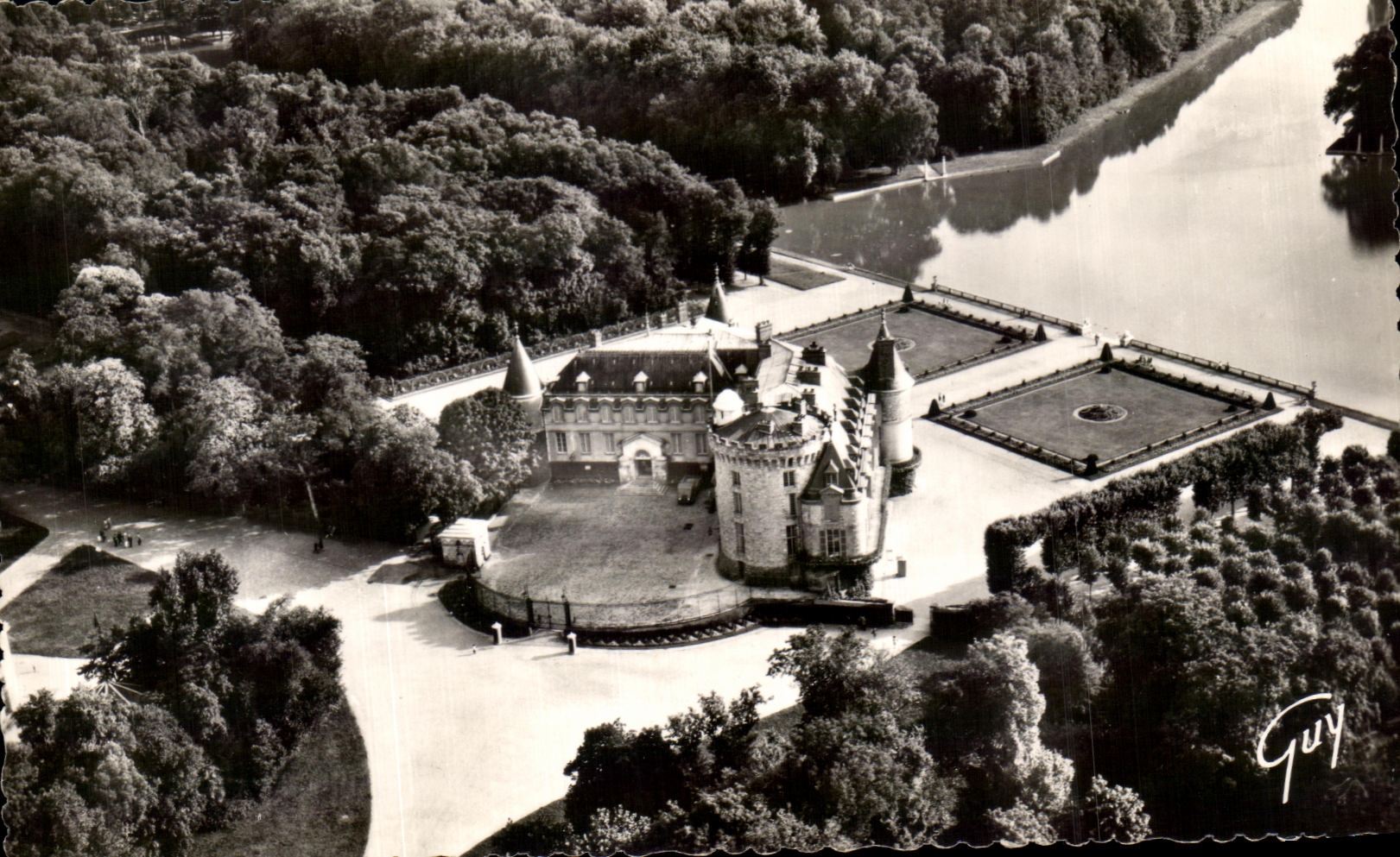 CPA In the Plane On Rambouillet the Castle its water floor and its garden