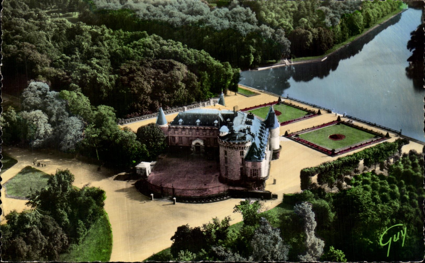 CPA In the Plane On Rambouillet the castle san floor and its water garden