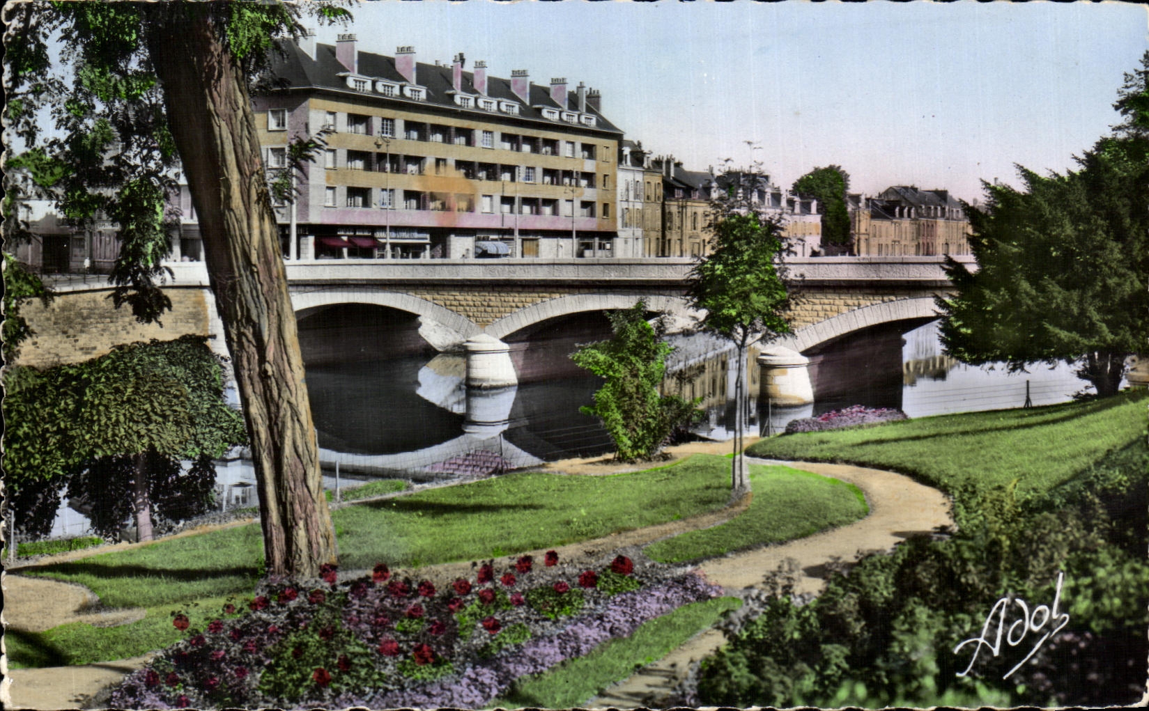 CPA Mans Edges of the Sarthe Gardens And the New Yssoir bridge