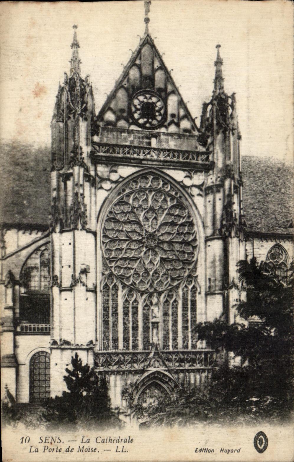 CPA Sens the Cathedral the Gate of Brace